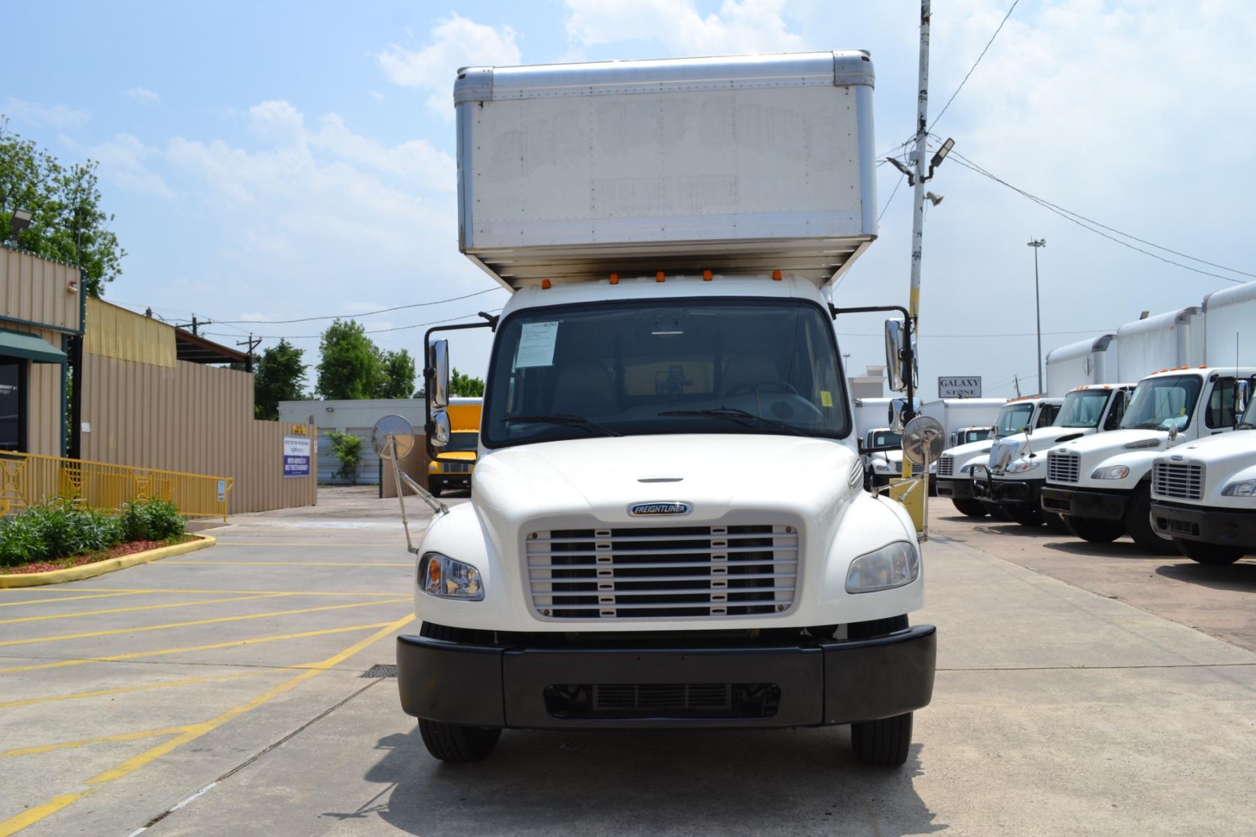 2016 WHITE /GRAY FREIGHTLINER M2-106 with an CUMMINS B6.7L 260HP engine, ALLISON 2500RDS AUTOMATIC transmission, located at 9172 North Fwy, Houston, TX, 77037, (713) 910-6868, 29.887470, -95.411903 - Photo #1